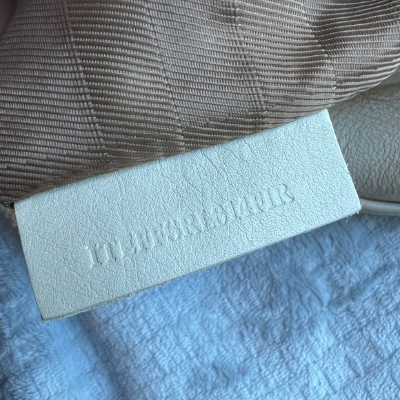 Burberry Hillgate White Leather Hobo Bag - Picture 14 of 15